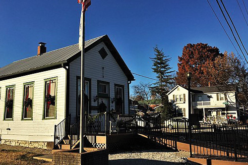 Kimmswick Historic District featuing Kimmswick City Hall